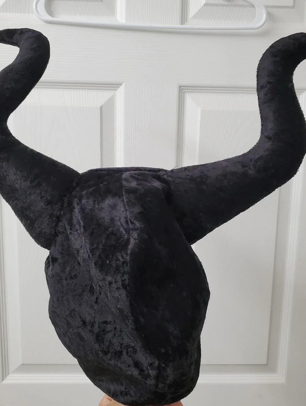 Epic Costumes Maleficent Cosplay Black Plush-Velvet Horned Hat Headpiece Sz L